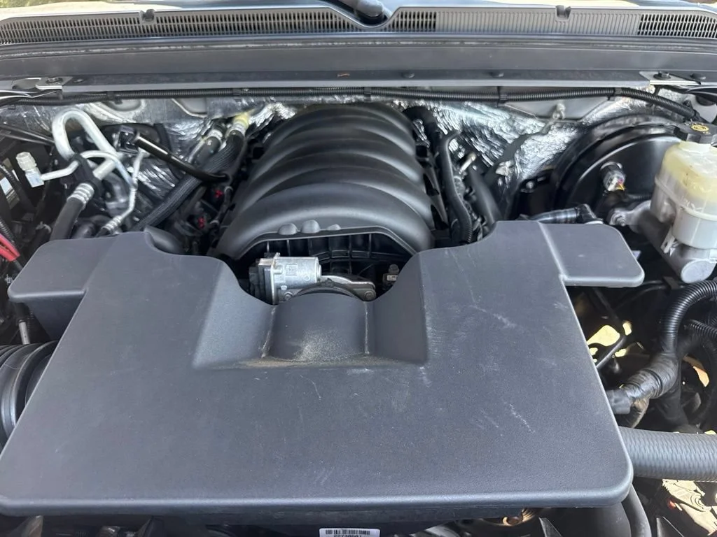 Used 2018 SILVER ICE METALLIC Chevrolet LT image 39