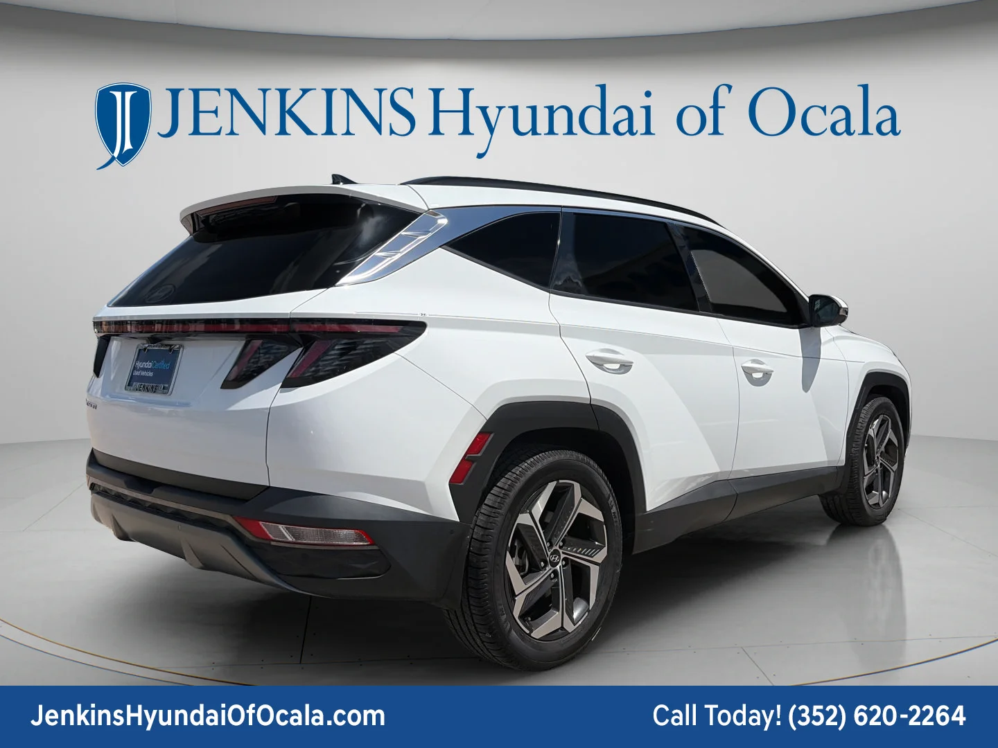 Used 2024 White Pearl Hyundai Limited image 3