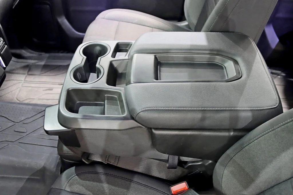 Used 2024 Red Chevrolet Custom image 23
