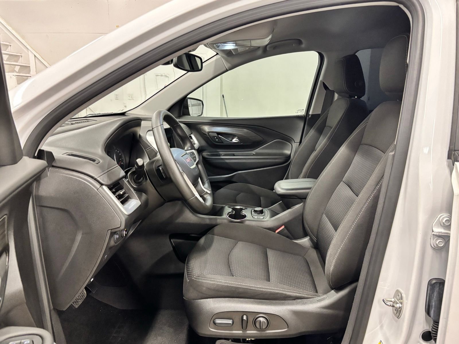 Used 2024 White GMC SLE image 15