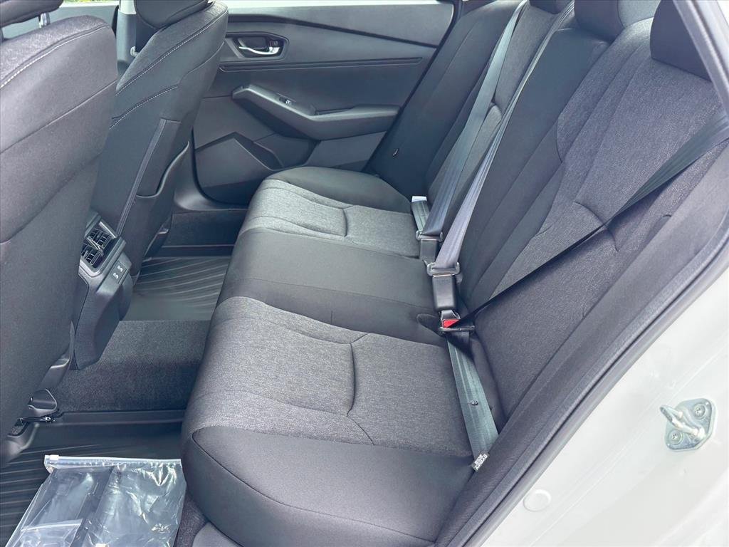 New 2026 Platinum White Pearl Honda SE image 7