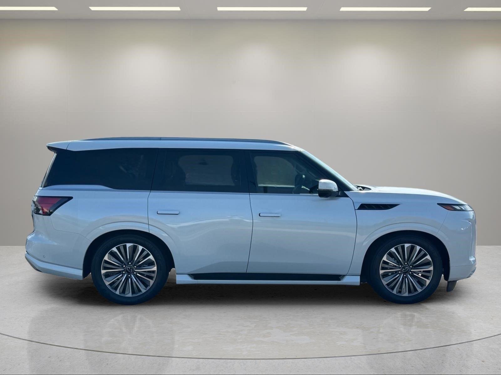 New 2027 RADIANT WHITE INFINITI Luxe 2WD image 6