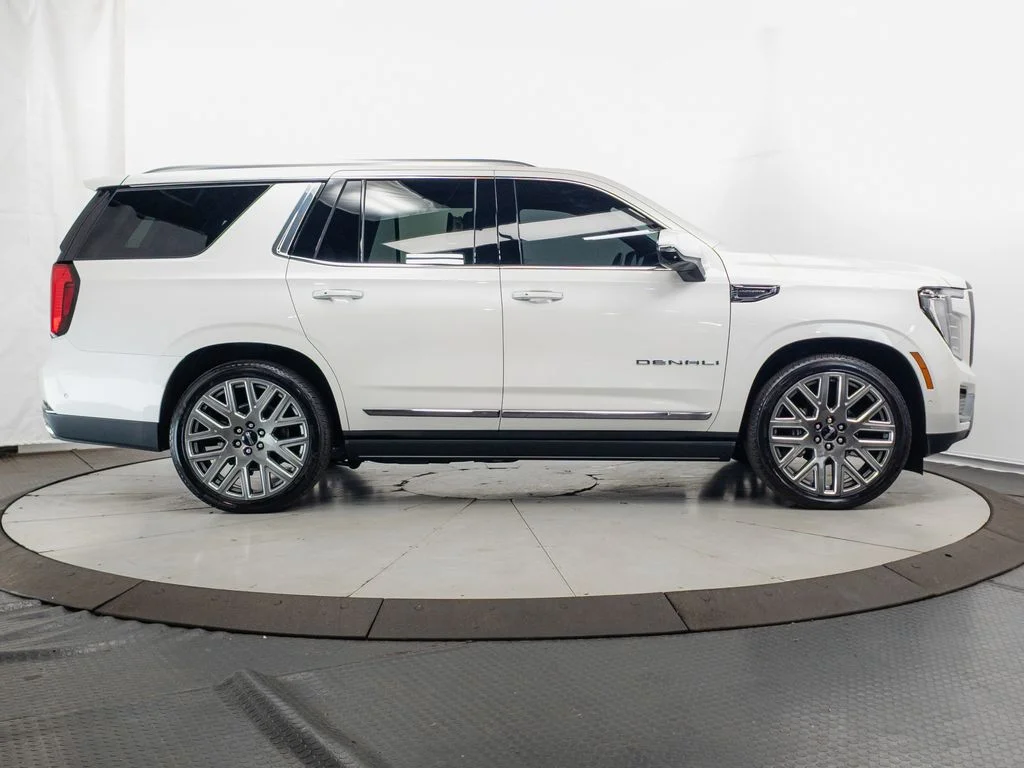 Used 2025 White Frost GMC Denali Ultimate image 33