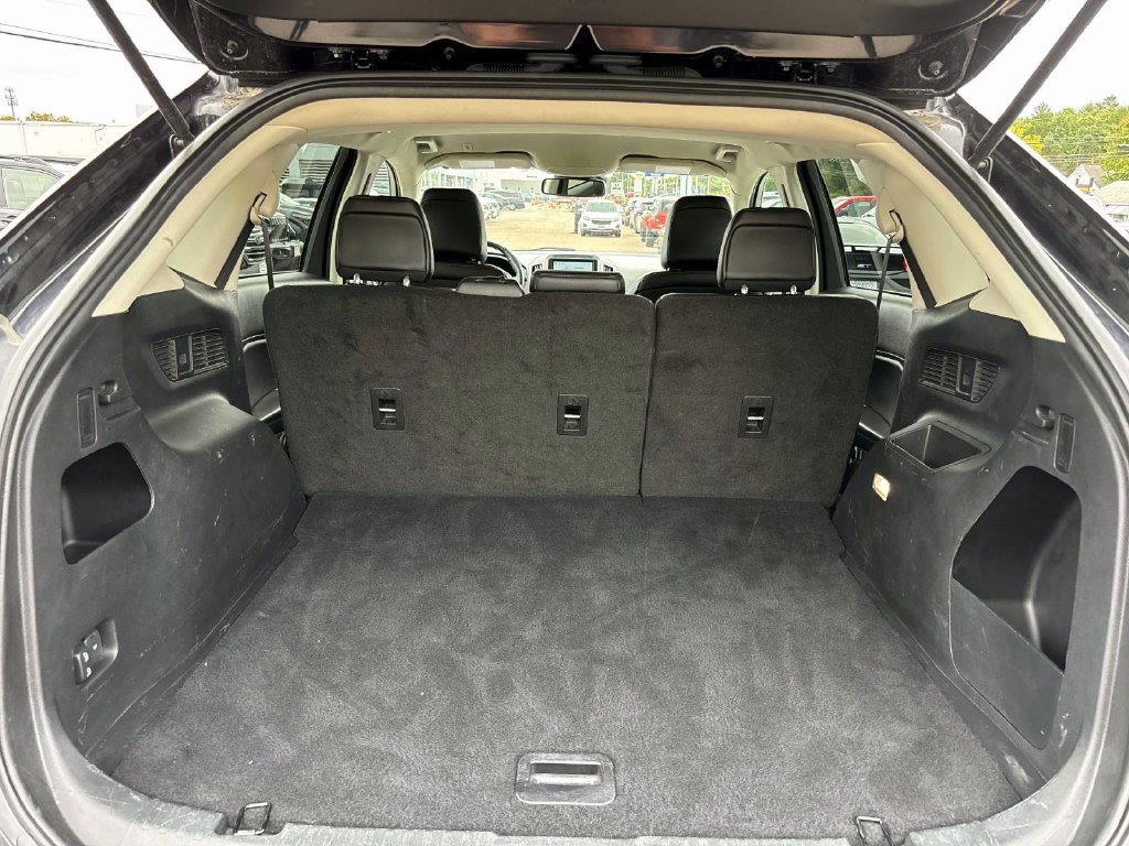 Used 2024 Black Ford SEL image 11