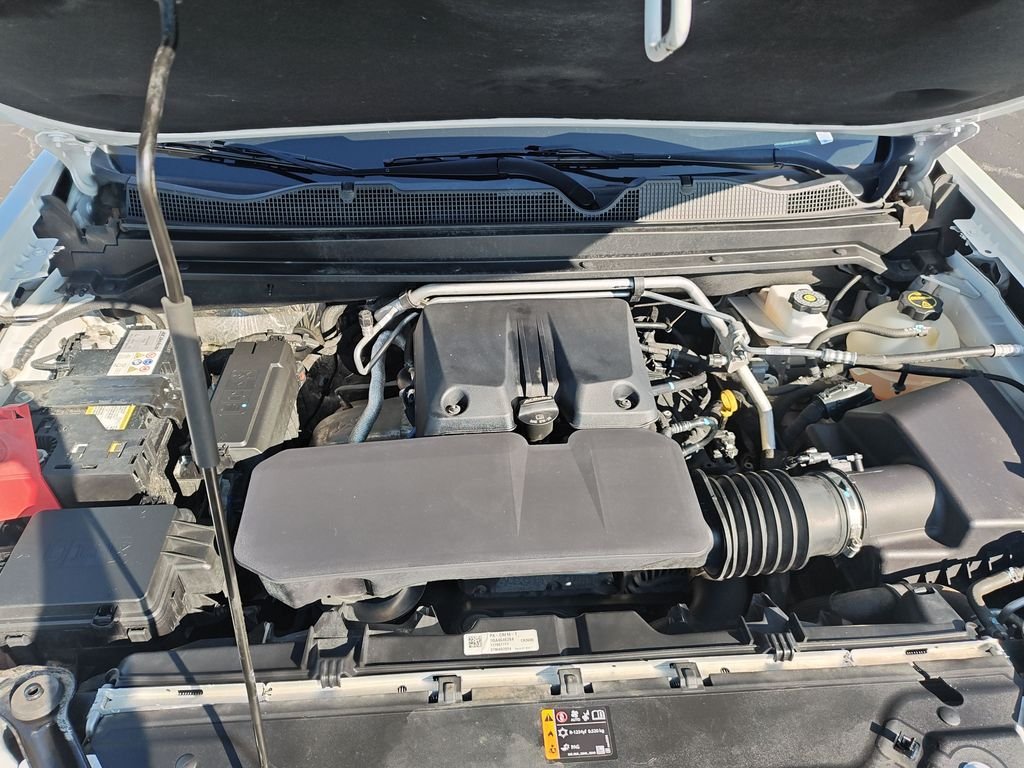 Used 2024 White Chevrolet Trail Boss image 27