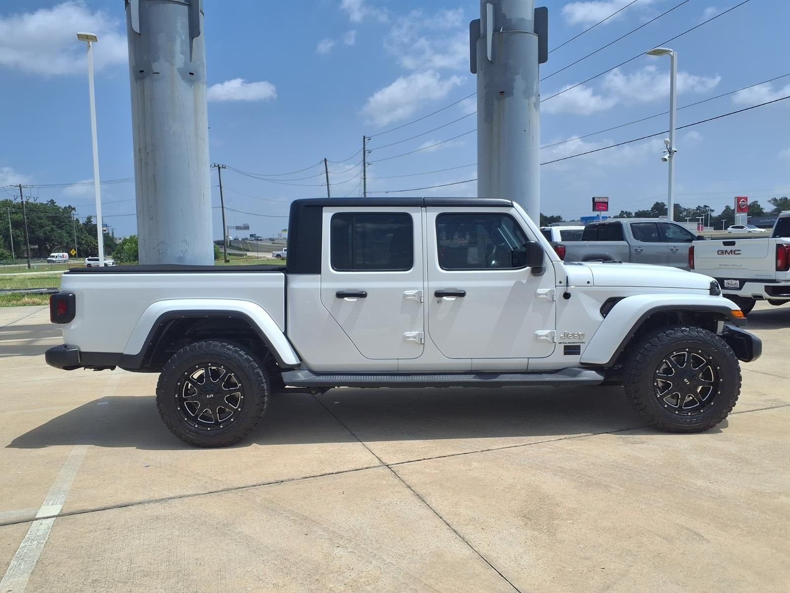 Used 2023 Bright White Clearcoat Jeep Overland image 5
