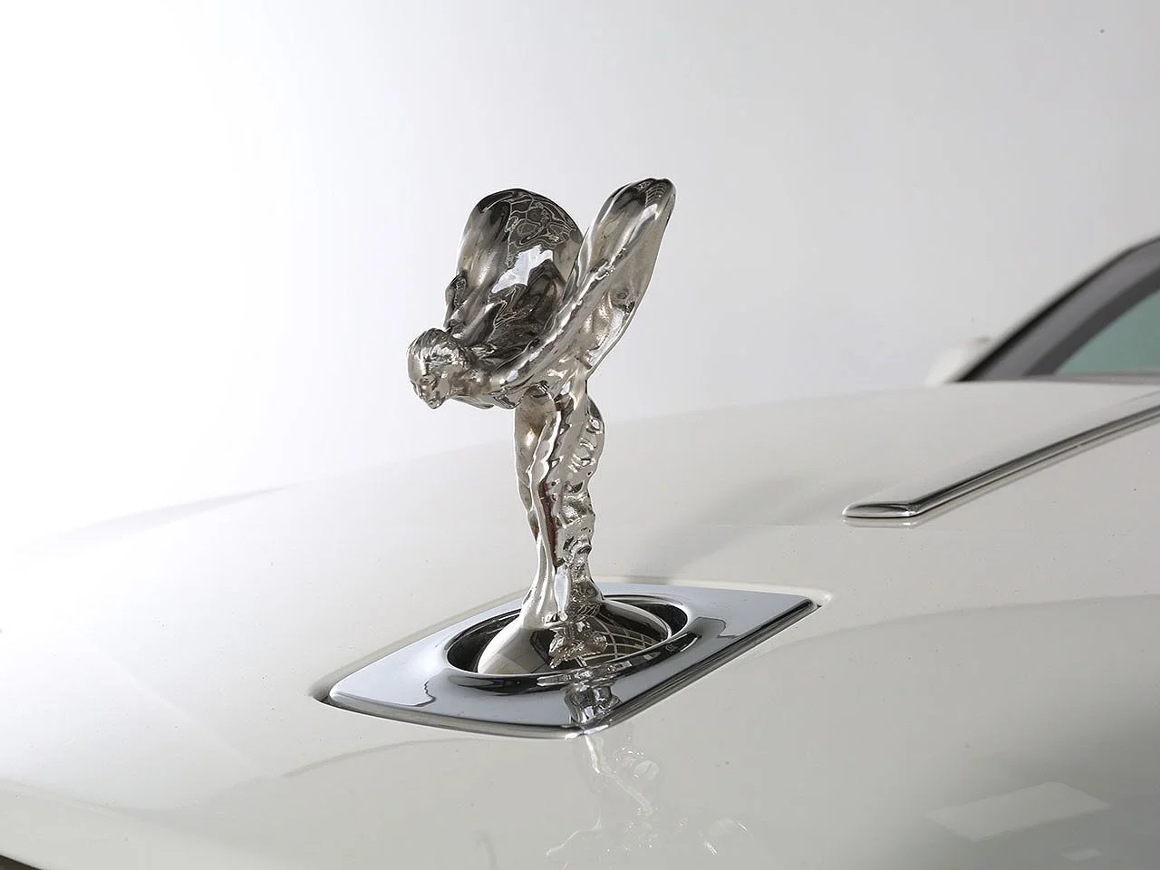 Used 2015 White Rolls-Royce Base image 9