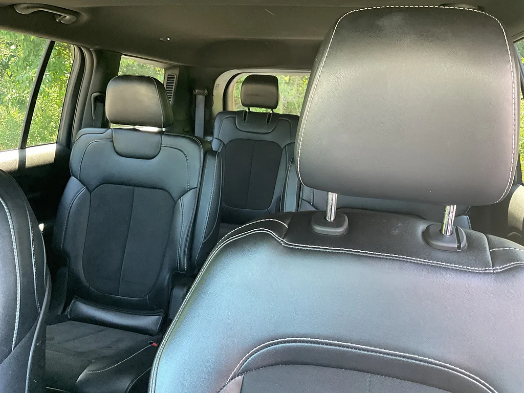 Certified Used 2024 Diamond Black Crystal Pearl Coat Jeep Altitude X image 14