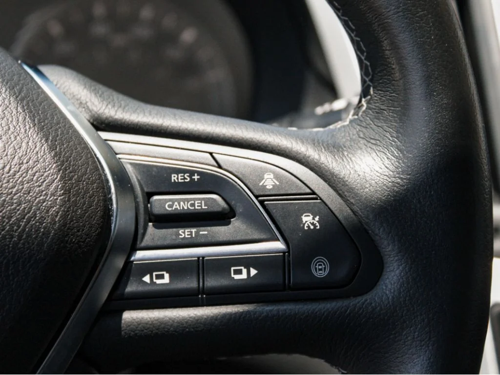 Used 2023 Majestic White INFINITI LUXE image 15