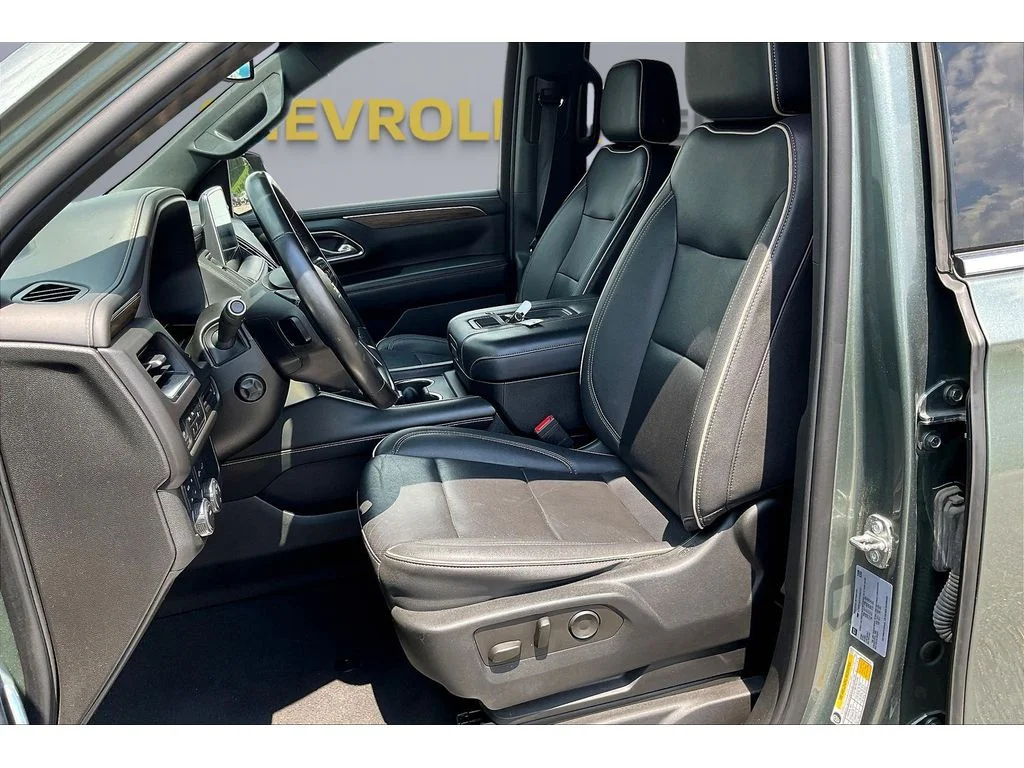 Used 2023 Silver Sage Metallic Chevrolet Premier image 18