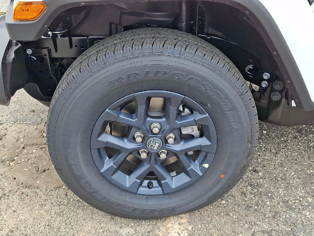 New 2026 Bright White Clear-Coat Exterior Paint Jeep 85th Anniversary Edition image 19