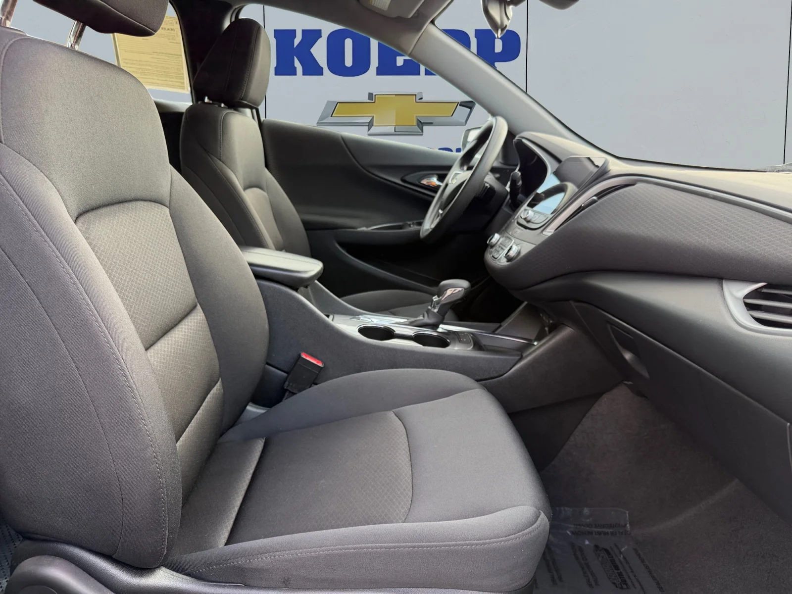Used 2025 Summit White Chevrolet 1LT image 10