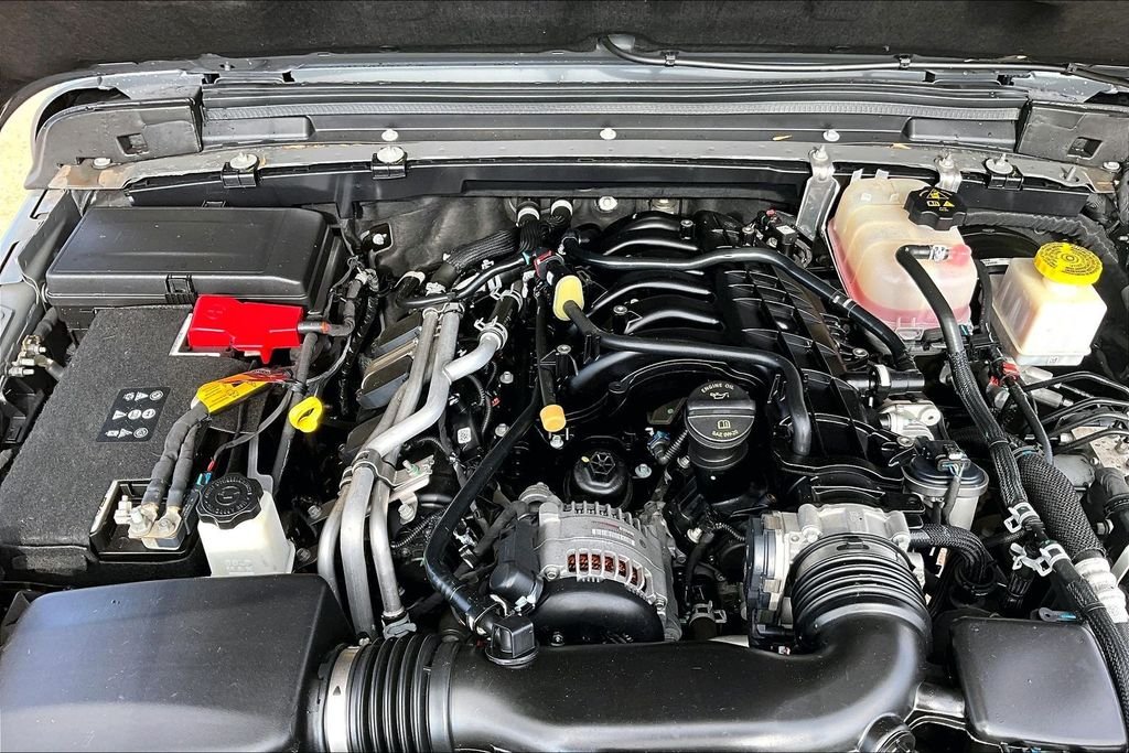 Used 2022 Gray Jeep Rubicon image 9