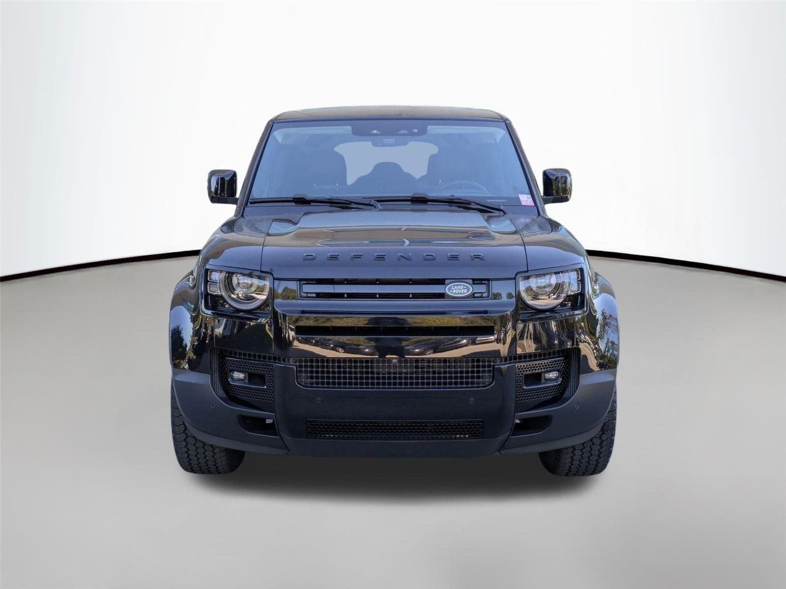 Used 2024 Santorini Black Metallic Land Rover SE image 2