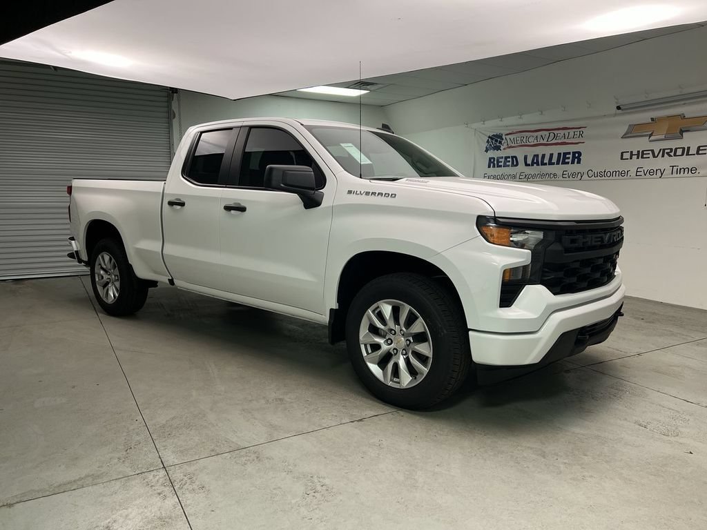 New 2026 Summit White Chevrolet Custom image 2