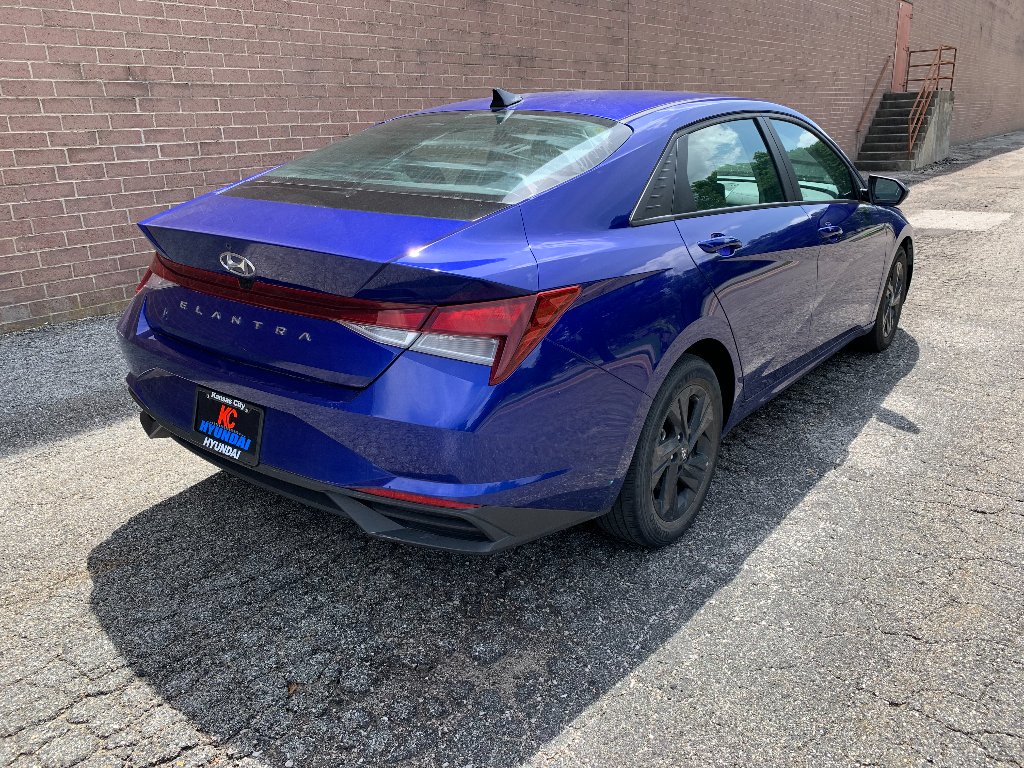 Used 2023 Intense Blue Hyundai SEL image 6