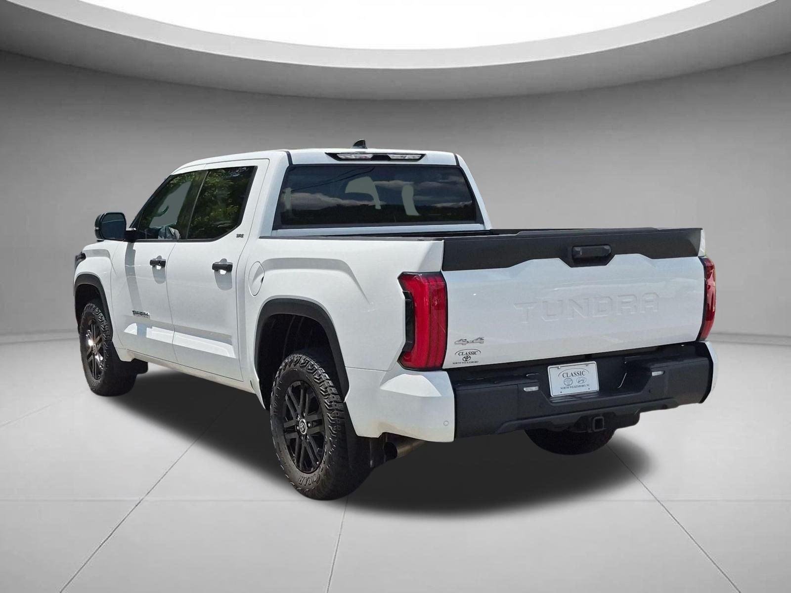 Used 2023 Ice Cap Toyota SR5 image 3