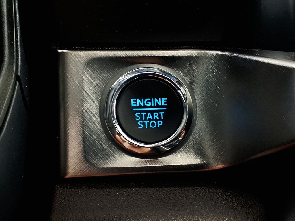 Used 2024  Ford King Ranch image 17