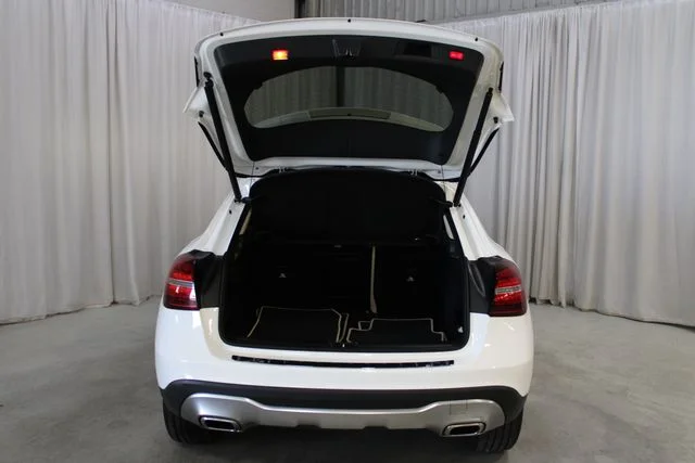 Used 2020  Mercedes-Benz GLA 250 image 31