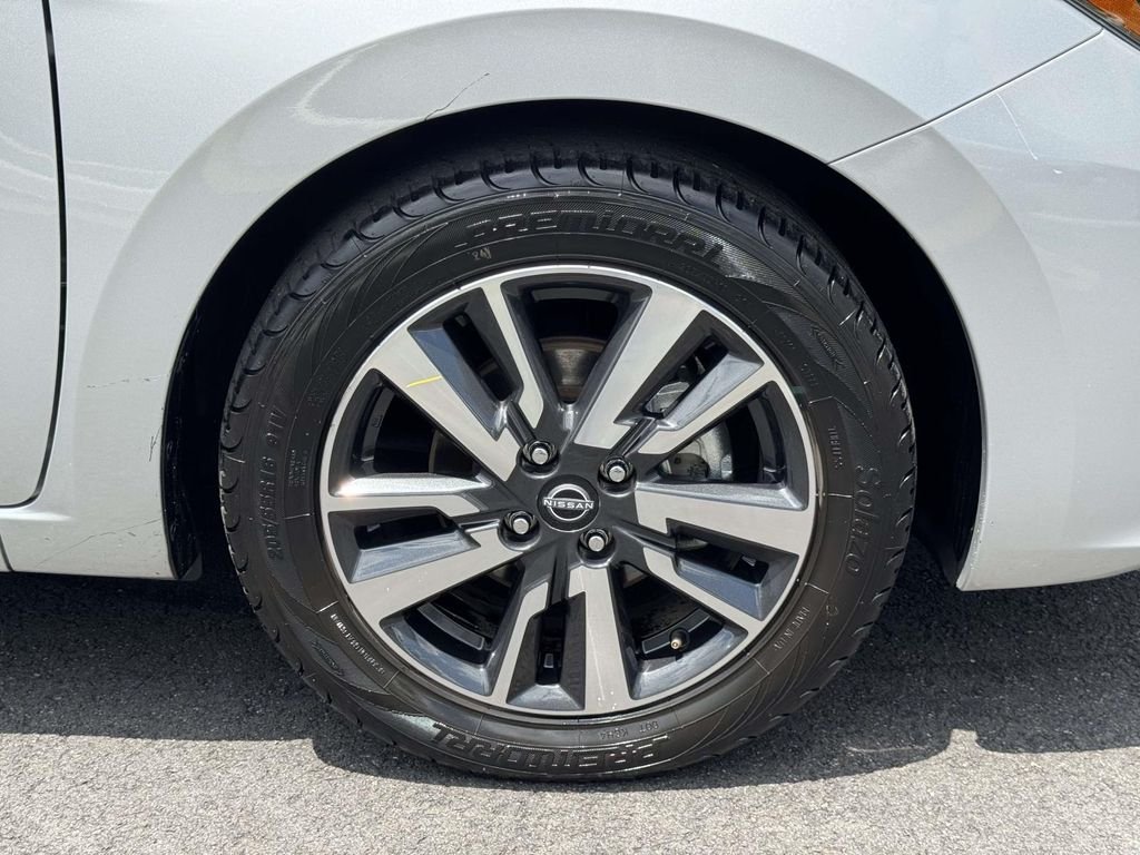 Used 2025 Silver Nissan 1.6 SV image 26