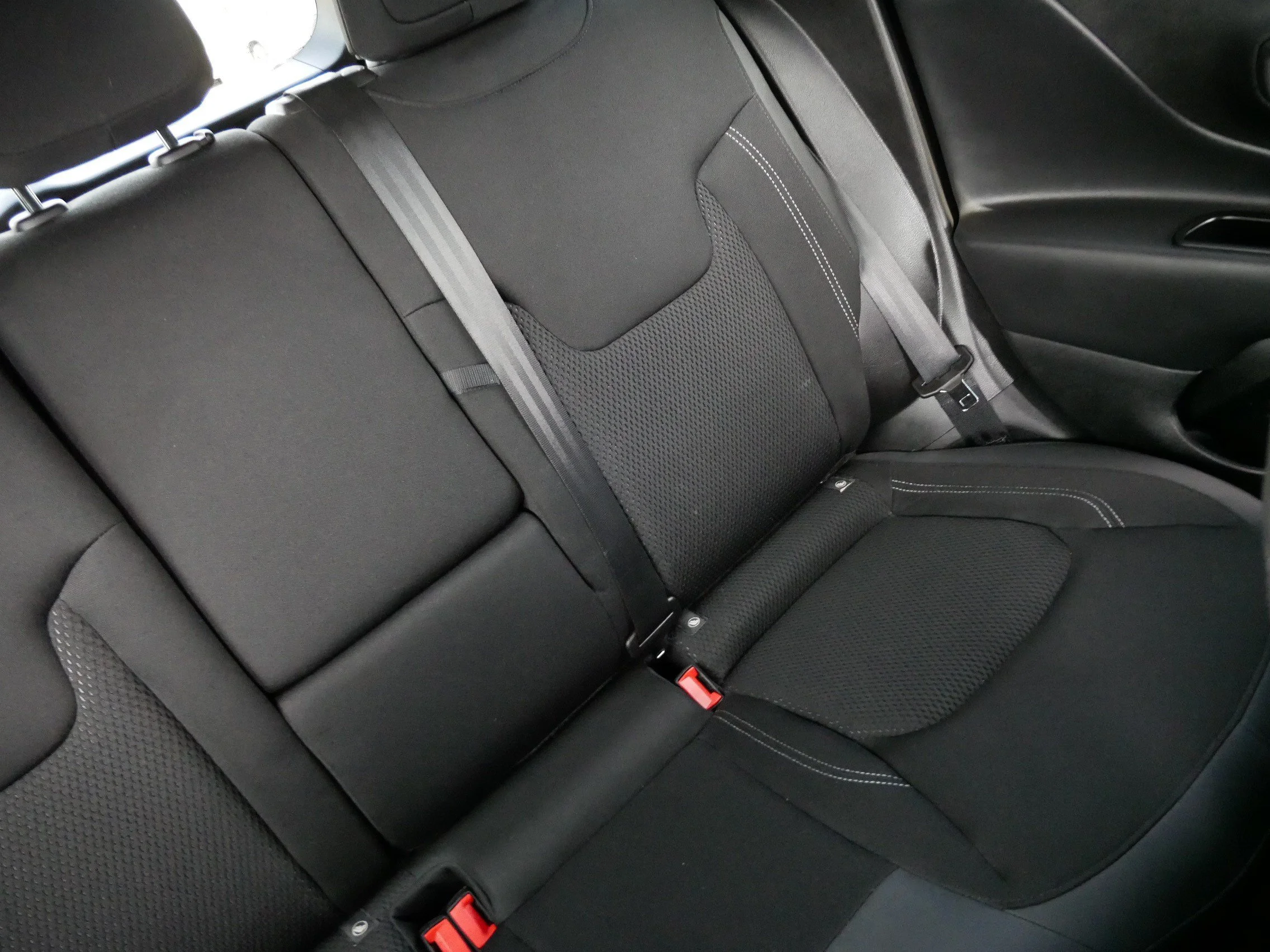 Used 2022 Sting-Gray Clearcoat Jeep Altitude image 14
