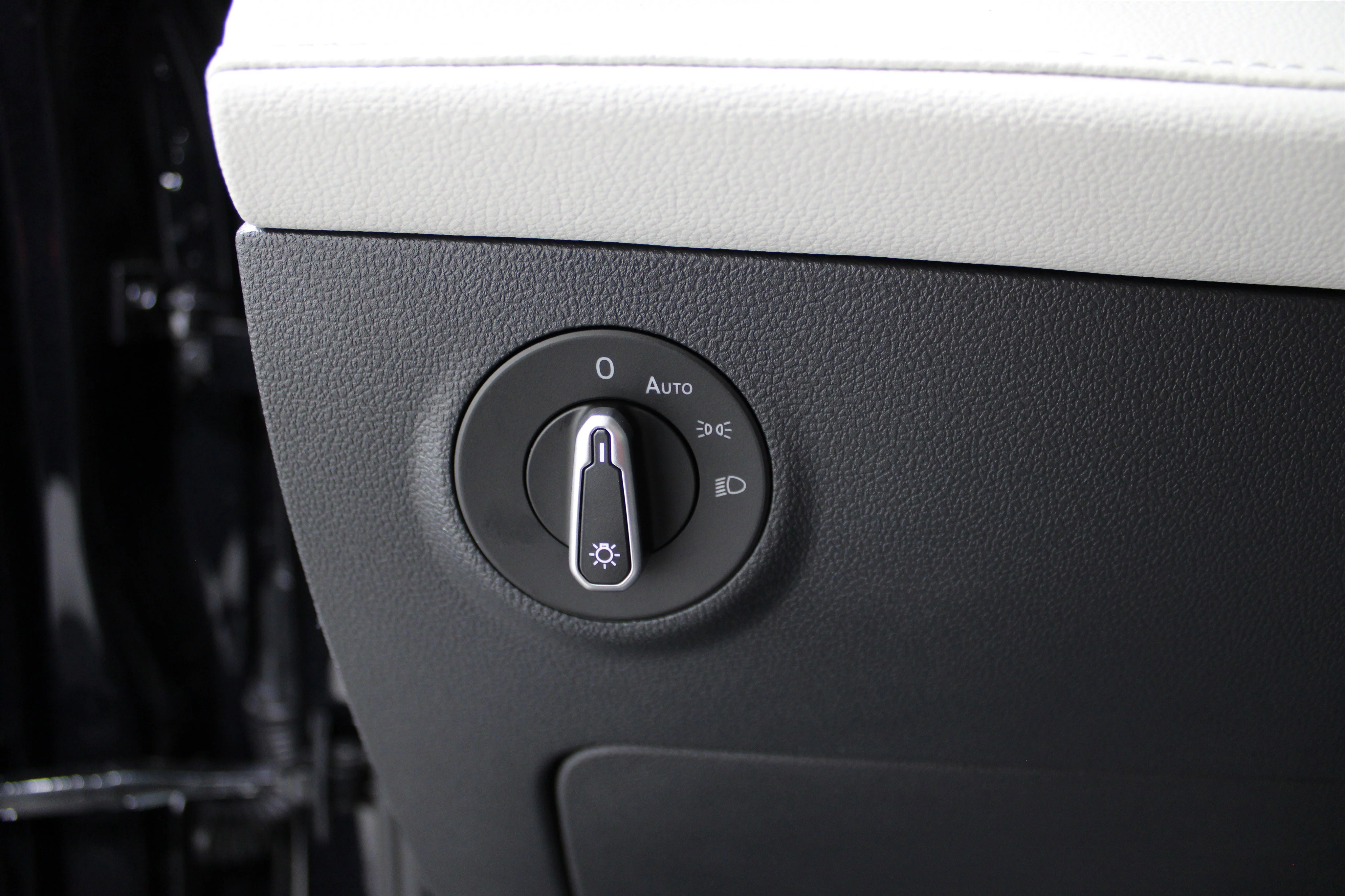 2025 Volkswagen Taos S - Photo 8