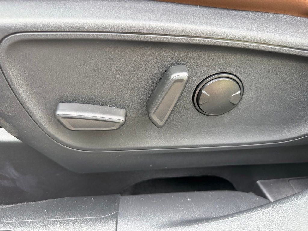 New 2026 Carbonized Gray Metallic Ford Outer Banks® image 22
