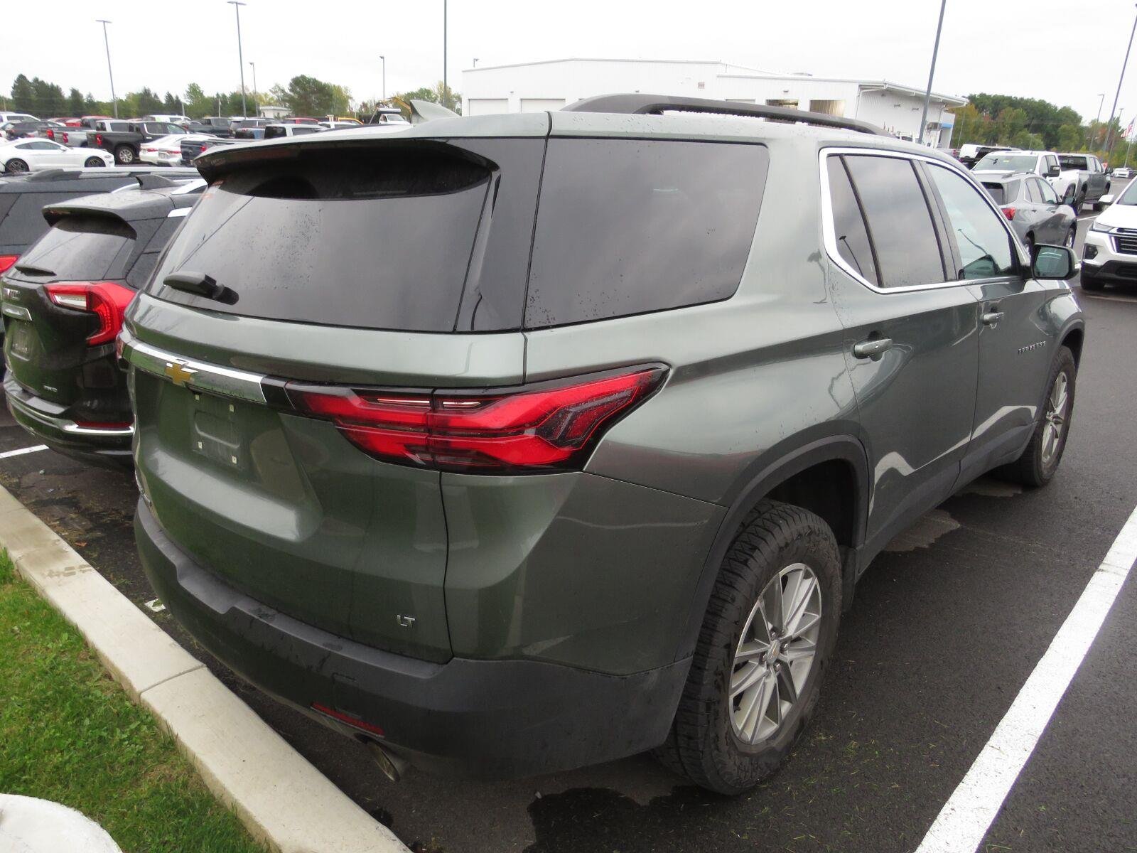 Used 2023 Silver Sage Metallic Chevrolet LT Cloth image 12