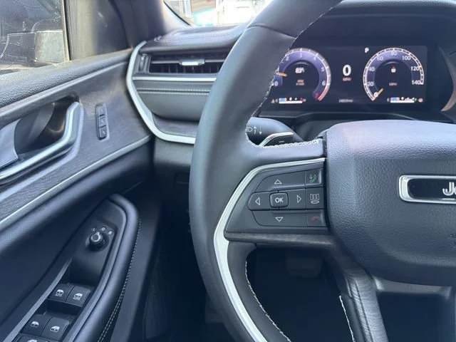 Used 2024 Black Jeep Limited 4x4 image 26