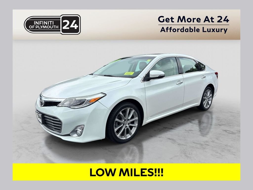 Used 2014 White Toyota XLE Touring image 1
