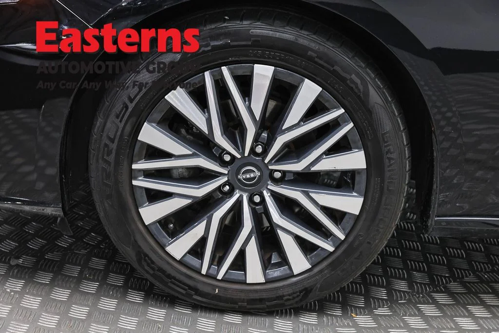 Used 2024 Black Nissan 2.5 SV image 32