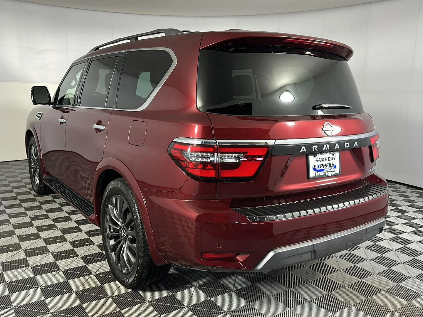 Used 2023 Coulis Red Pearl Nissan Platinum image 3