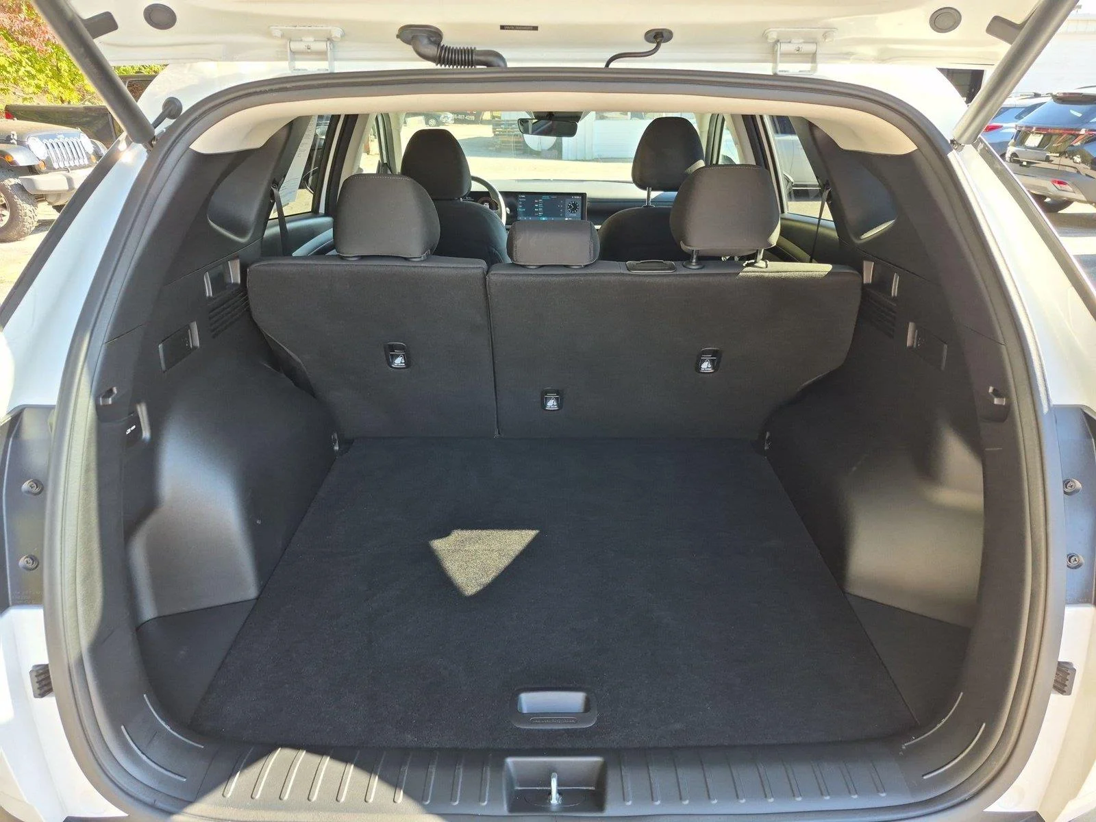 Used 2025 Serenity White Pearl Hyundai SEL image 33