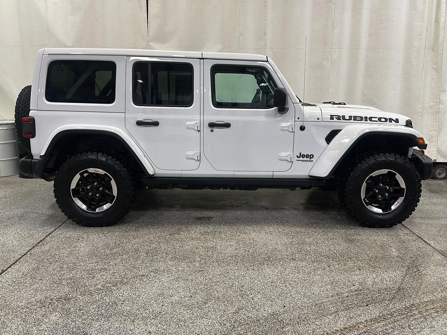 Used 2020 Bright White Clearcoat Jeep Rubicon image 6