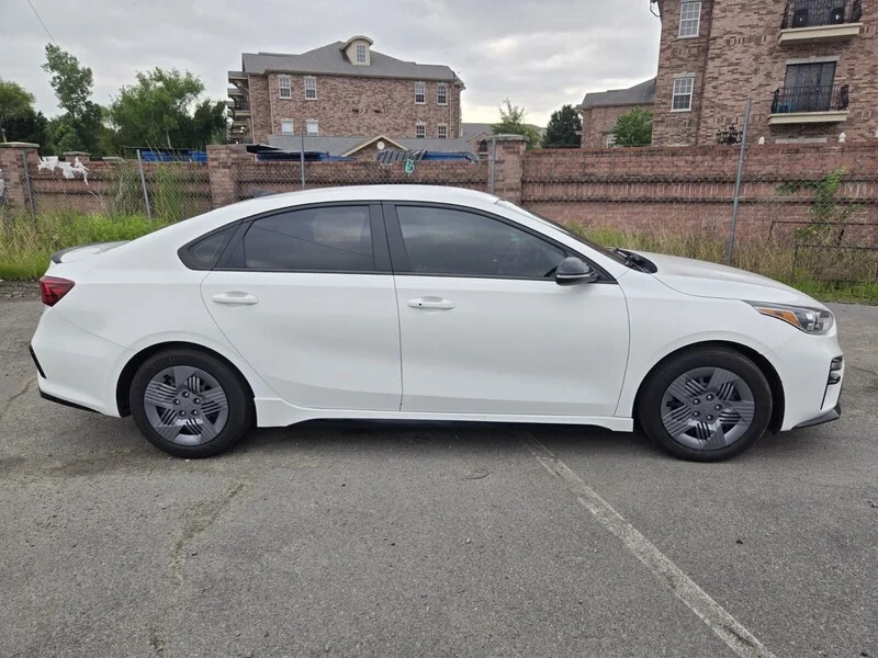 Used 2020 Clear White KIA GT-LINE image 7