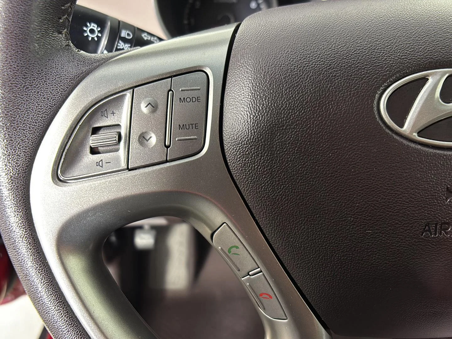 Used 2012 Garnet Red Hyundai GLS PZEV image 24