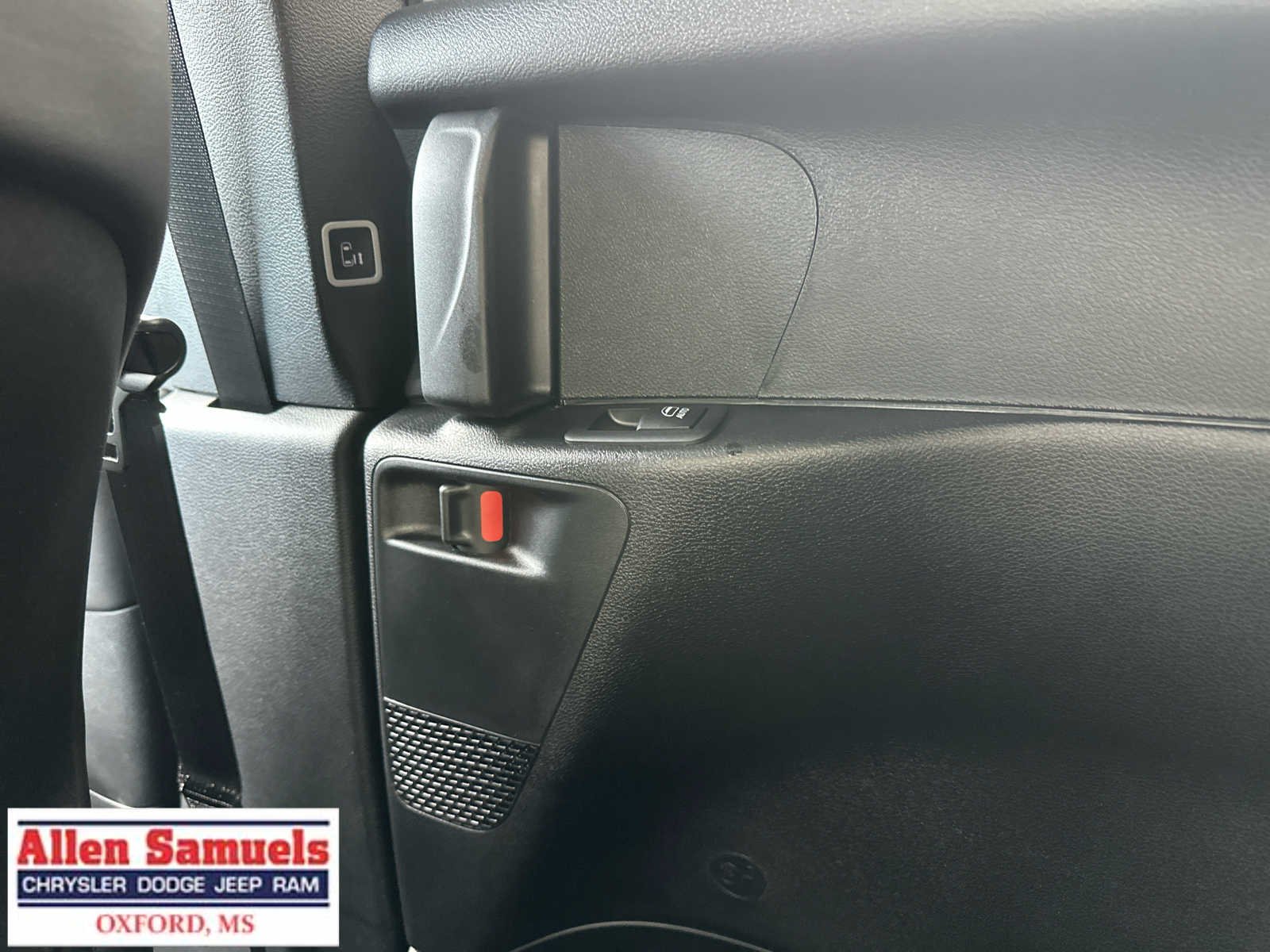 2026 Chrysler Pacifica Select - Photo 29