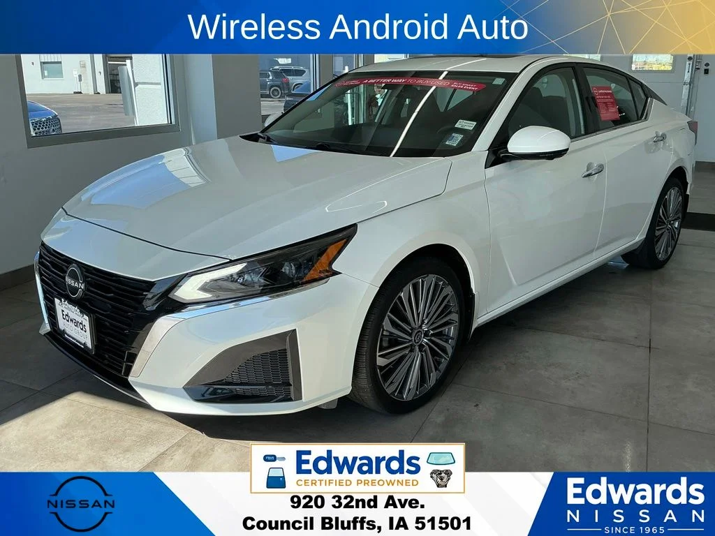 Certified Used 2023 White Nissan 2.5 SL image 5