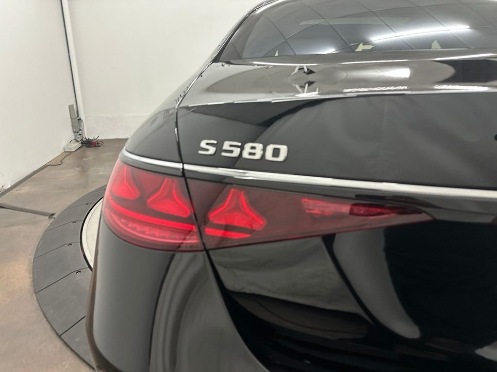 New 2027 Obsidian Black Metallic Mercedes-Benz S 580 image 10