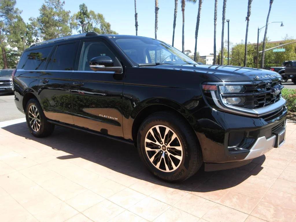 Used 2025 Black Metallic Ford Platinum image 6