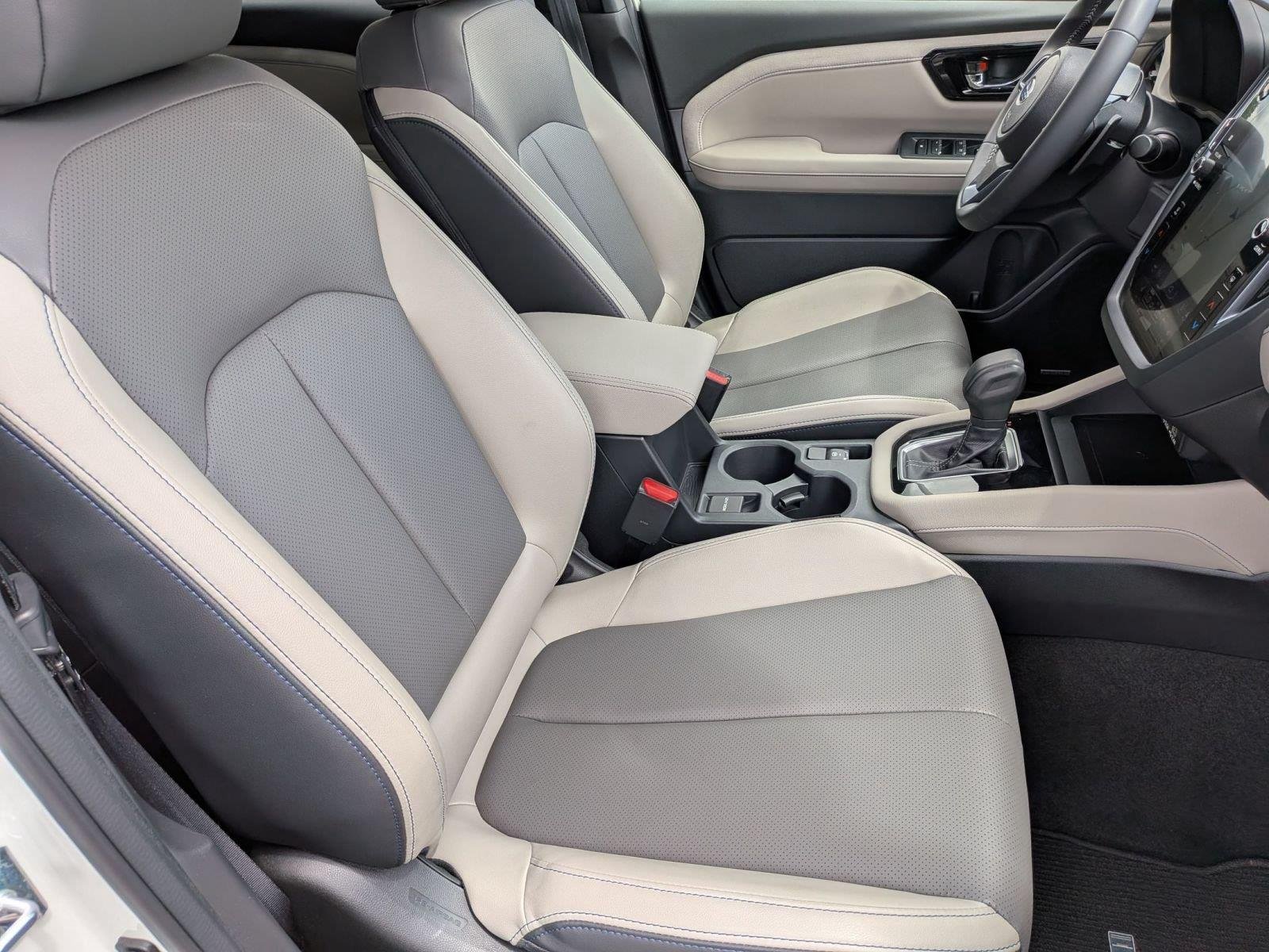 Used 2025 Crystal White Pearl Subaru Limited Hybrid image 37