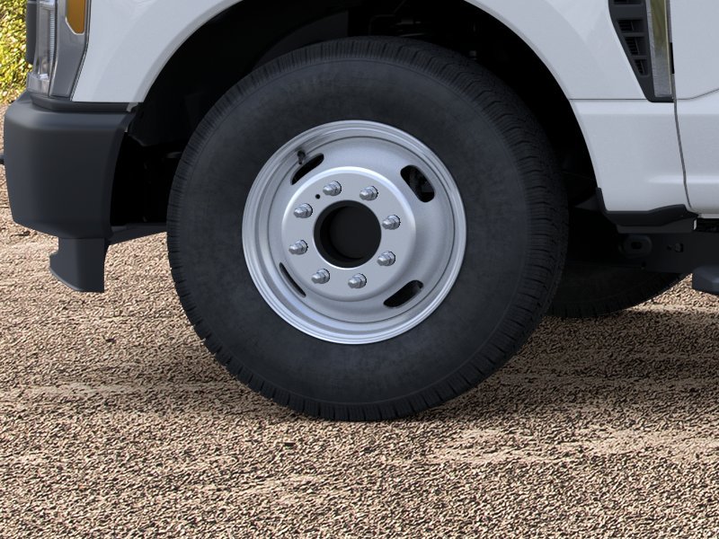 2025 Ford F-350 Super Duty Chassis Cab XL - Photo 41