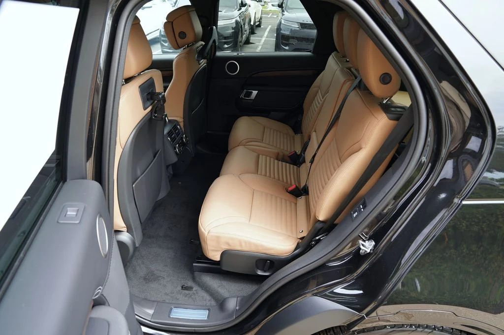 New 2026 Santorini Black Land Rover Dynamic SE image 30