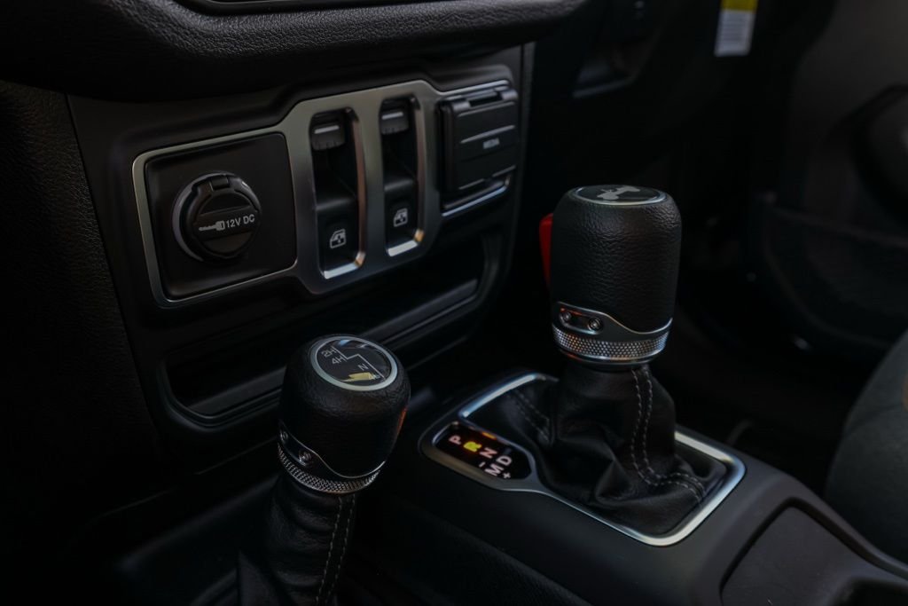 New 2026 Black Clear-Coat Exterior Paint Jeep Sport image 27