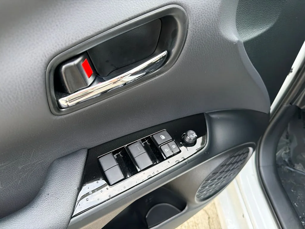 2021 Toyota Prius LE - Photo 16