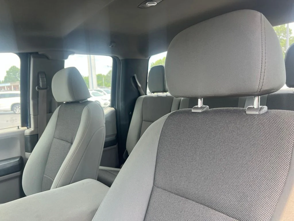 Used 2020 Blue Ford XL image 7