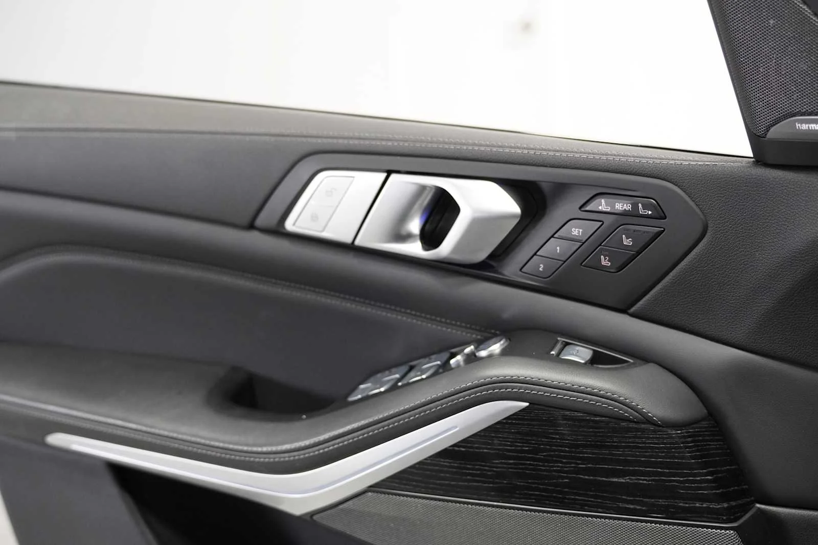 Used 2022 Carbon Black Metallic BMW M50i image 15