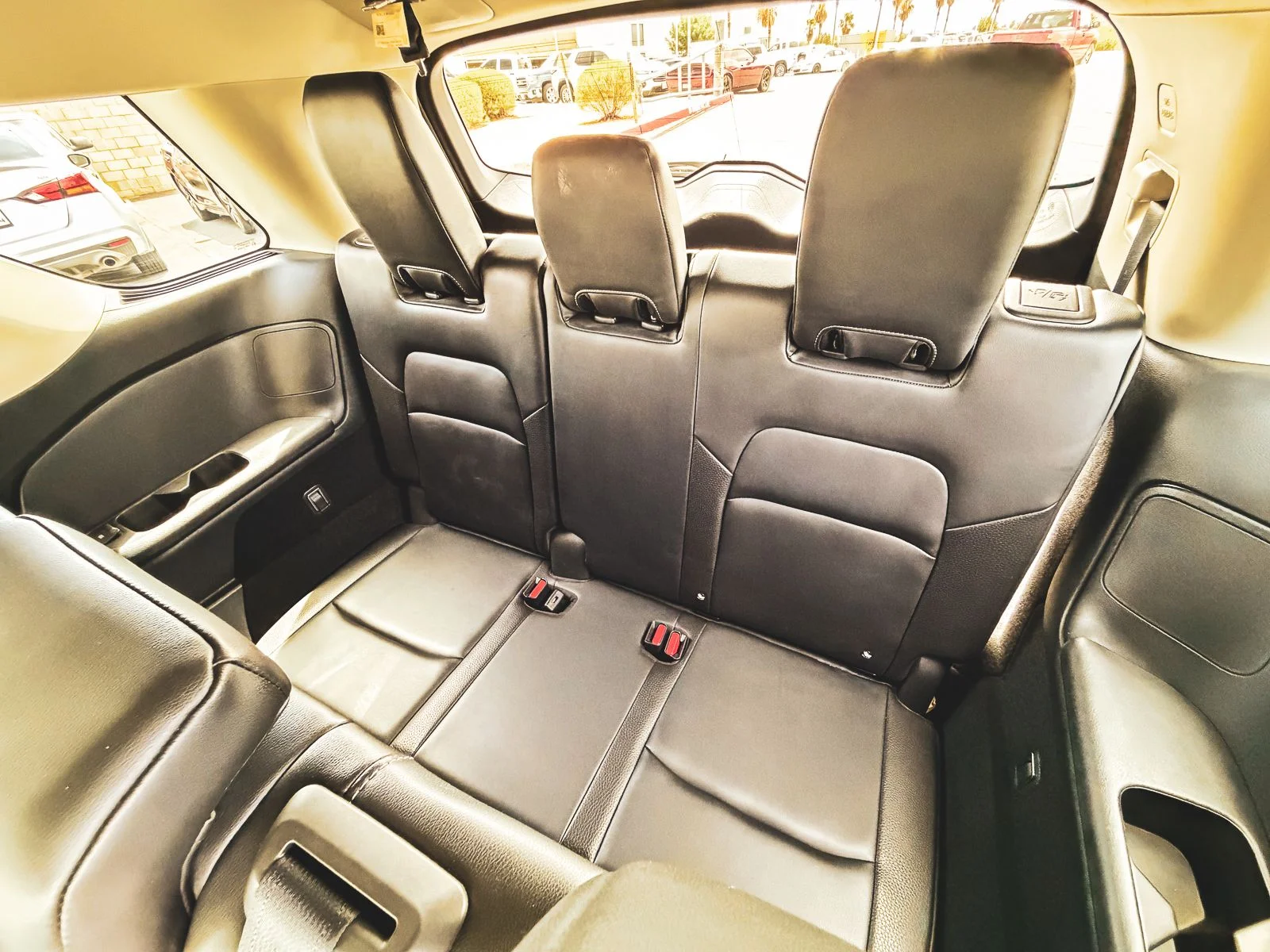Used 2022 White Nissan SL image 22