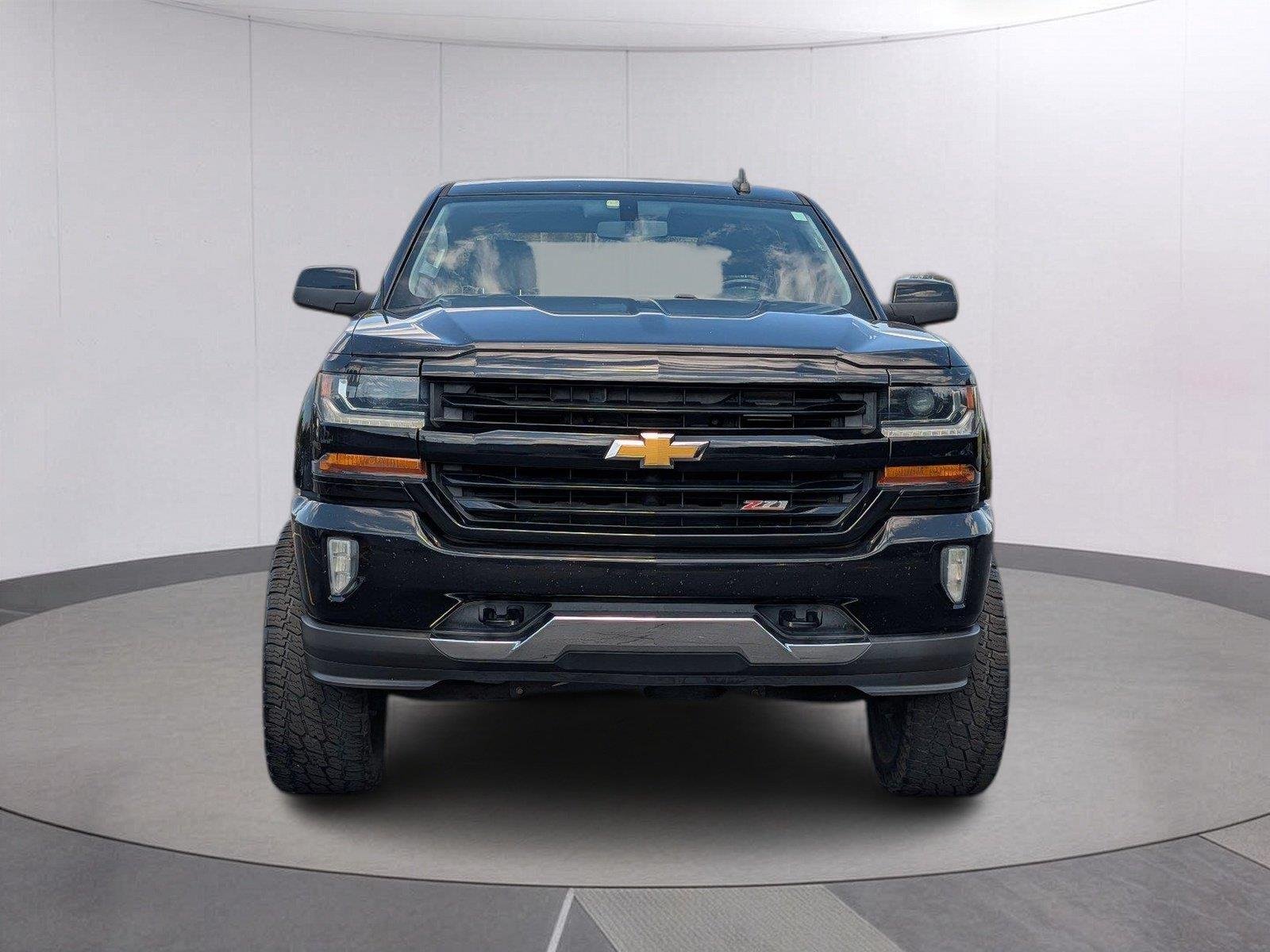Used 2018 Black Chevrolet LT image 9