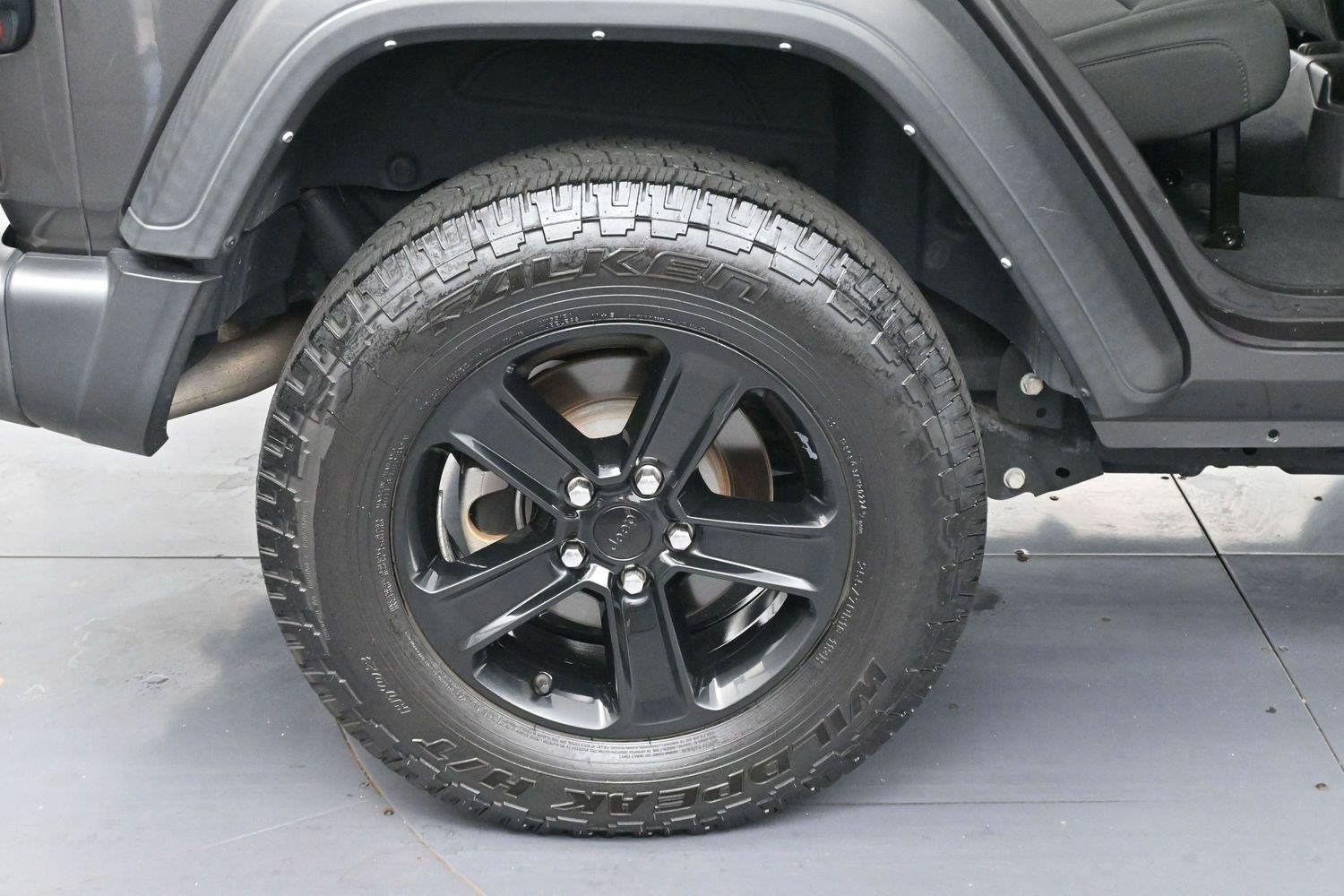 Used 2022 Granite Crystal Metallic Clearcoat Jeep Unlimited Sport Altitude image 31